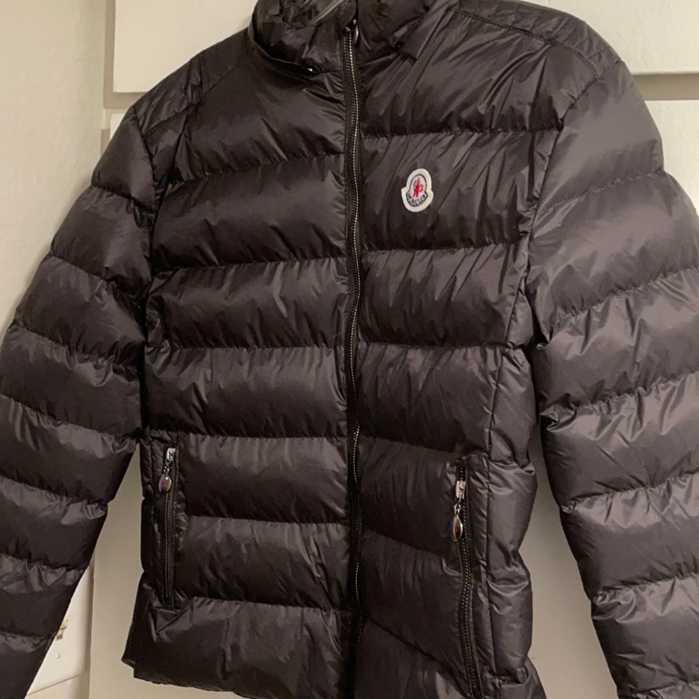 MONCLER PUFF J  almost NEW